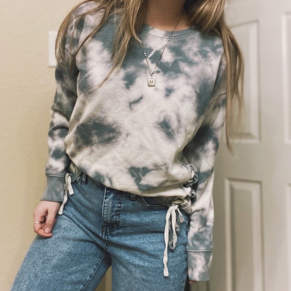 American Eagle Outfitters Tops - AE sky-inspo tie dye summer sweatshirt